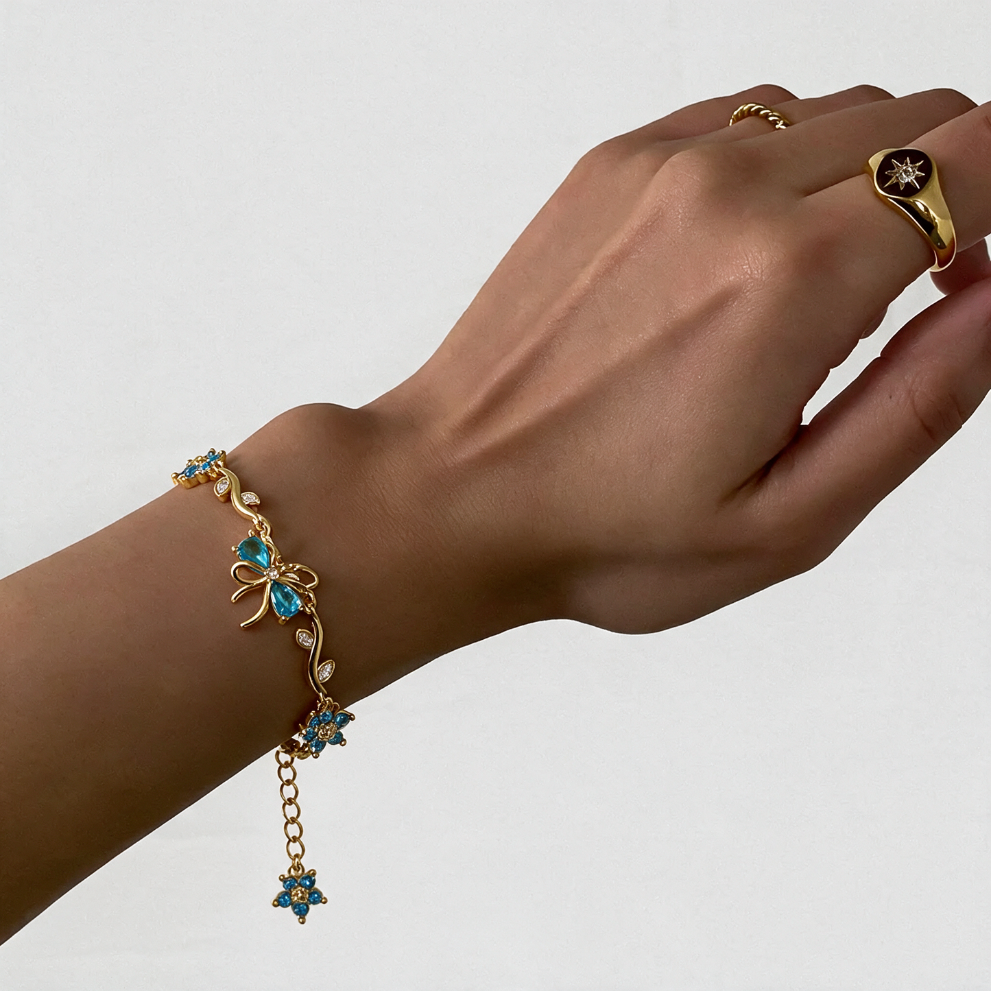 Sweetheart Bowknot Floral Bracelet