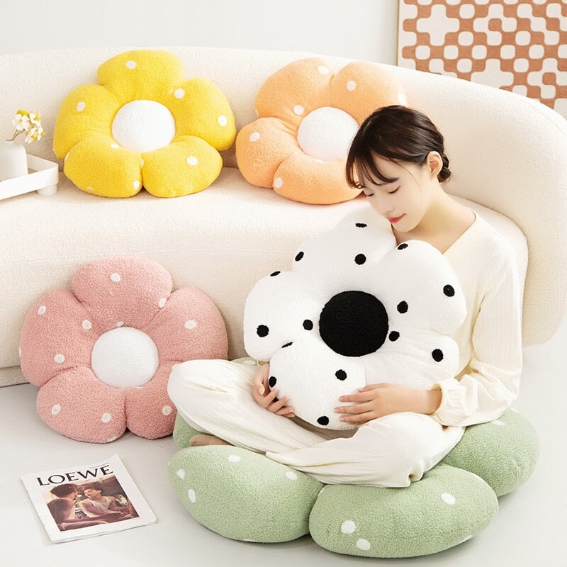 https://www.kawaiies.com/cdn/shop/products/kawaiies-plushies-plush-softtoy-dotted-pastel-flower-cushions-new-cushions-741801.jpg?v=1677437796