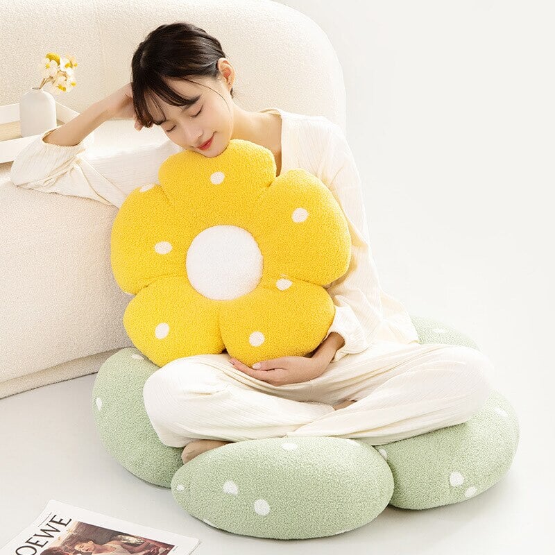 https://www.kawaiies.com/cdn/shop/products/kawaiies-plushies-plush-softtoy-dotted-pastel-flower-cushions-new-cushions-844867.jpg?v=1677439644