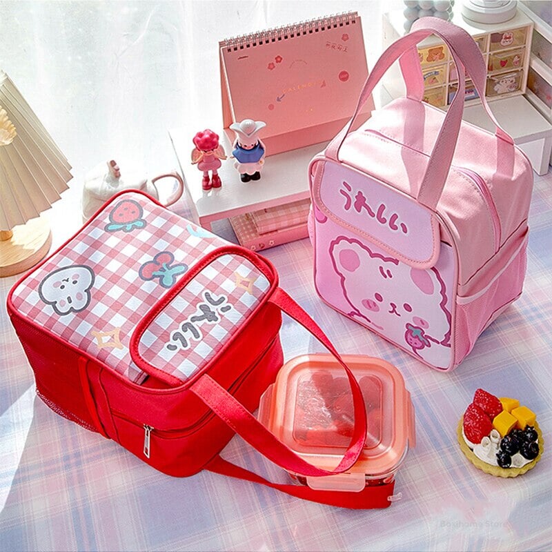 https://www.kawaiies.com/cdn/shop/products/kawaiies-plushies-plush-softtoy-kawaii-pink-bear-lunch-bag-collection-new-bags-635841.jpg?v=1682630395